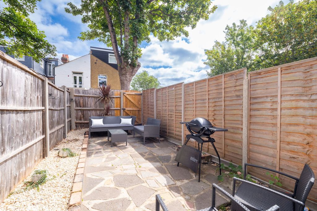 Property photo 3 of 11