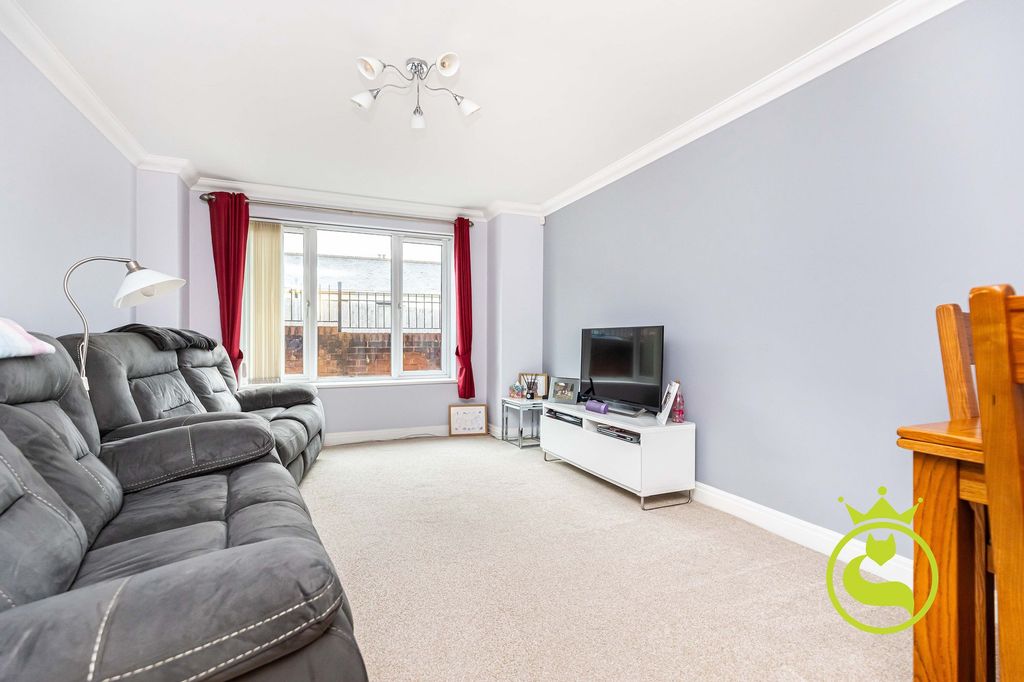 Property photo 2 of 12