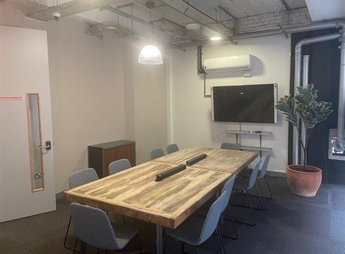 Property photo 3 of 10 Teddington-Regus-1