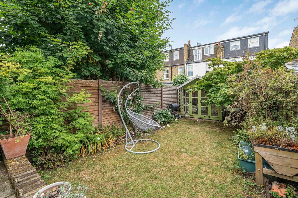 Property photo 3 of 29 Garden