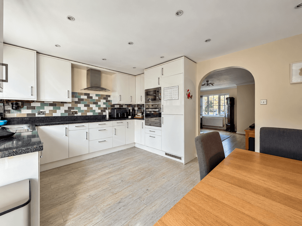 Property photo 3 of 18 Akeman Residential