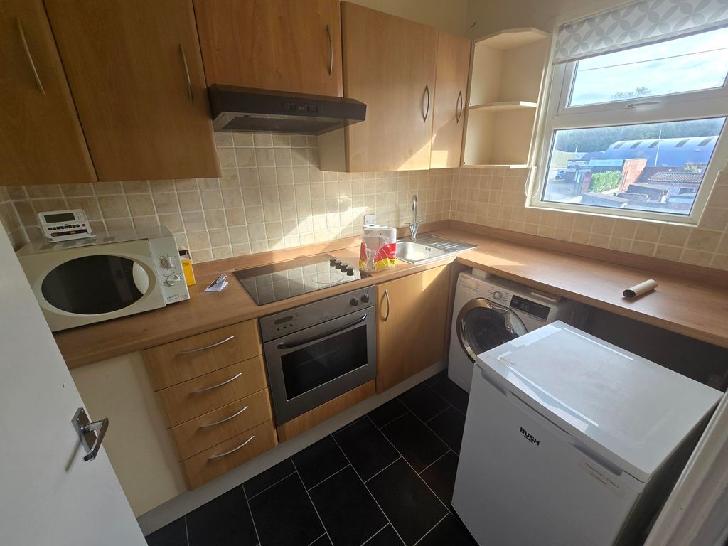 Property photo 3 of 5 Kitchen