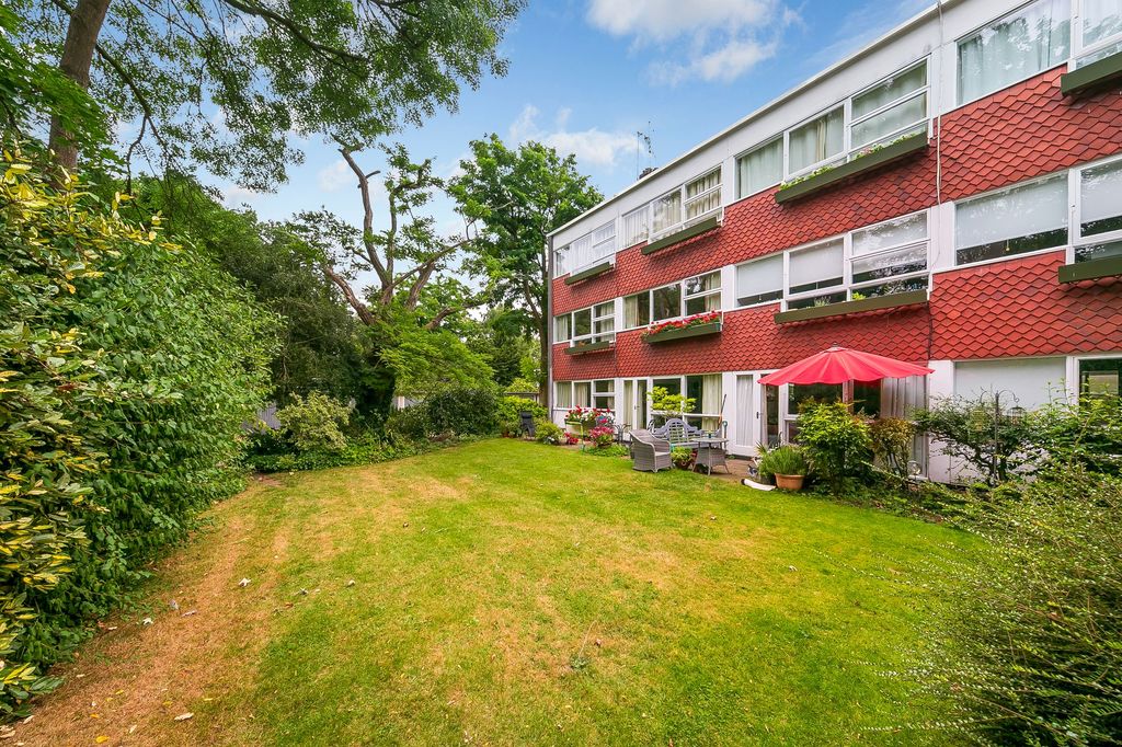 Property photo 1 of 10 Outside Space