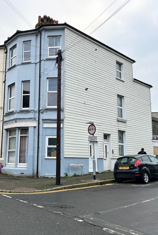 Property photo 1 of 9 Cover