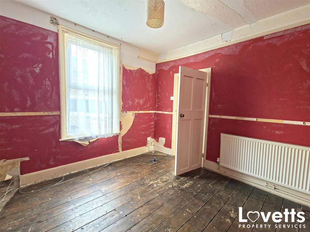 Property photo 3 of 13 Living Room