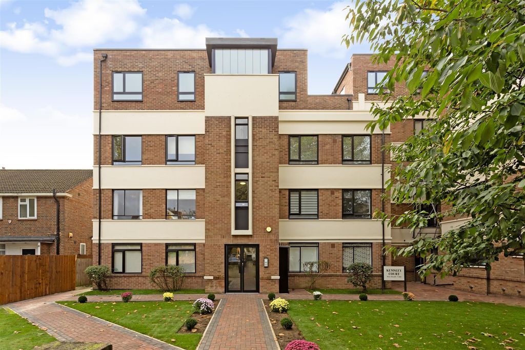 Property photo 1 of 11 Helliwell &amp; Co