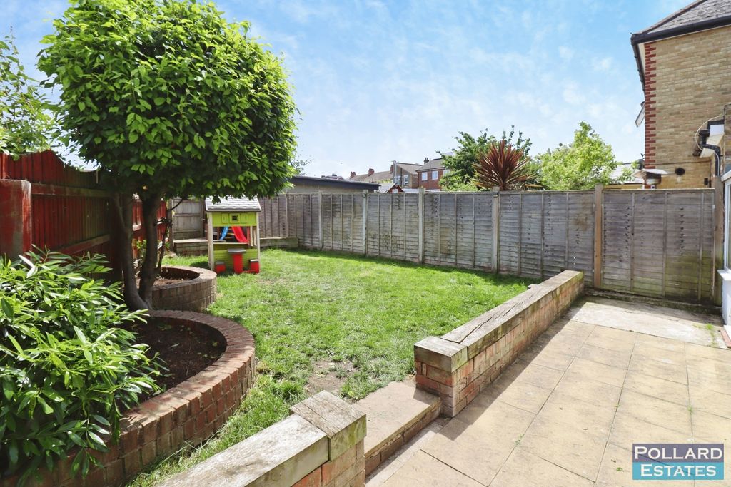 Property photo 2 of 21 Pbox-Img.Jpg
