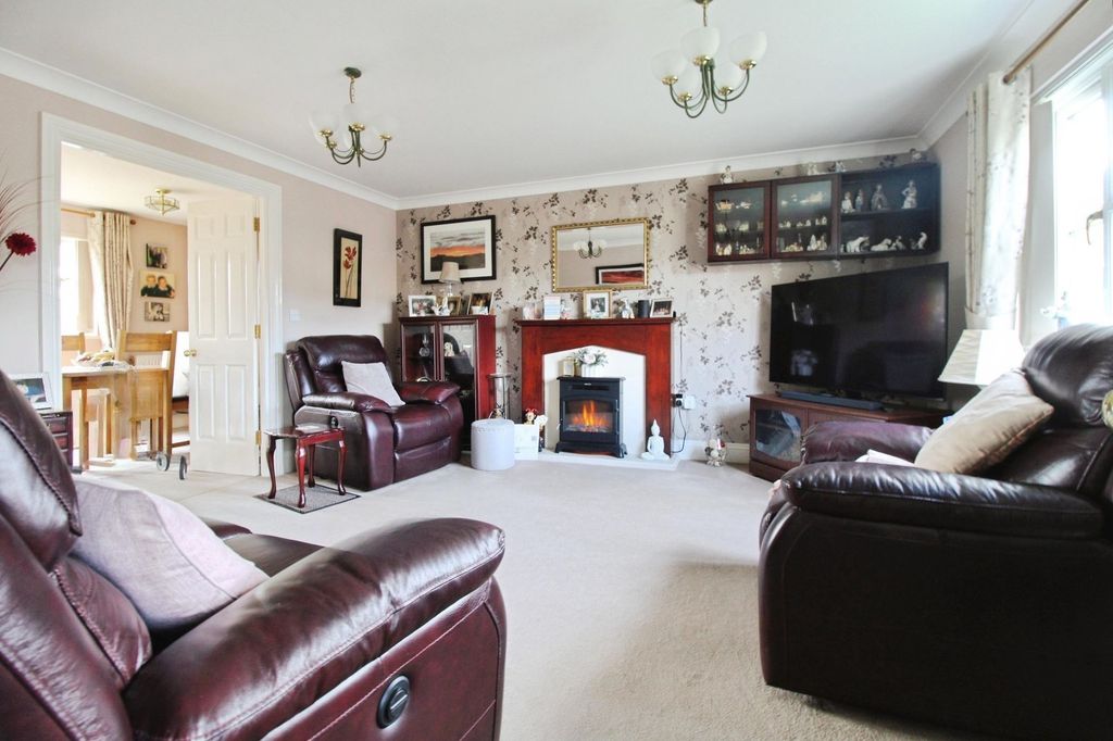 Property photo 3 of 15