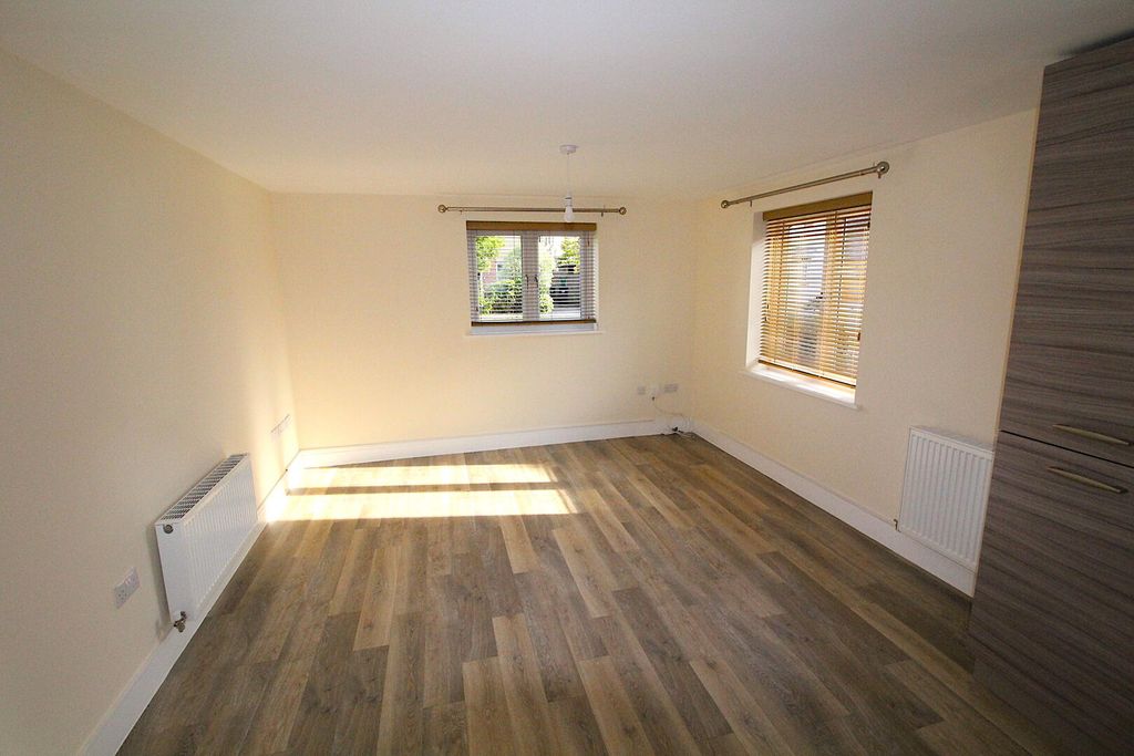 Property photo 3 of 8 Living Room