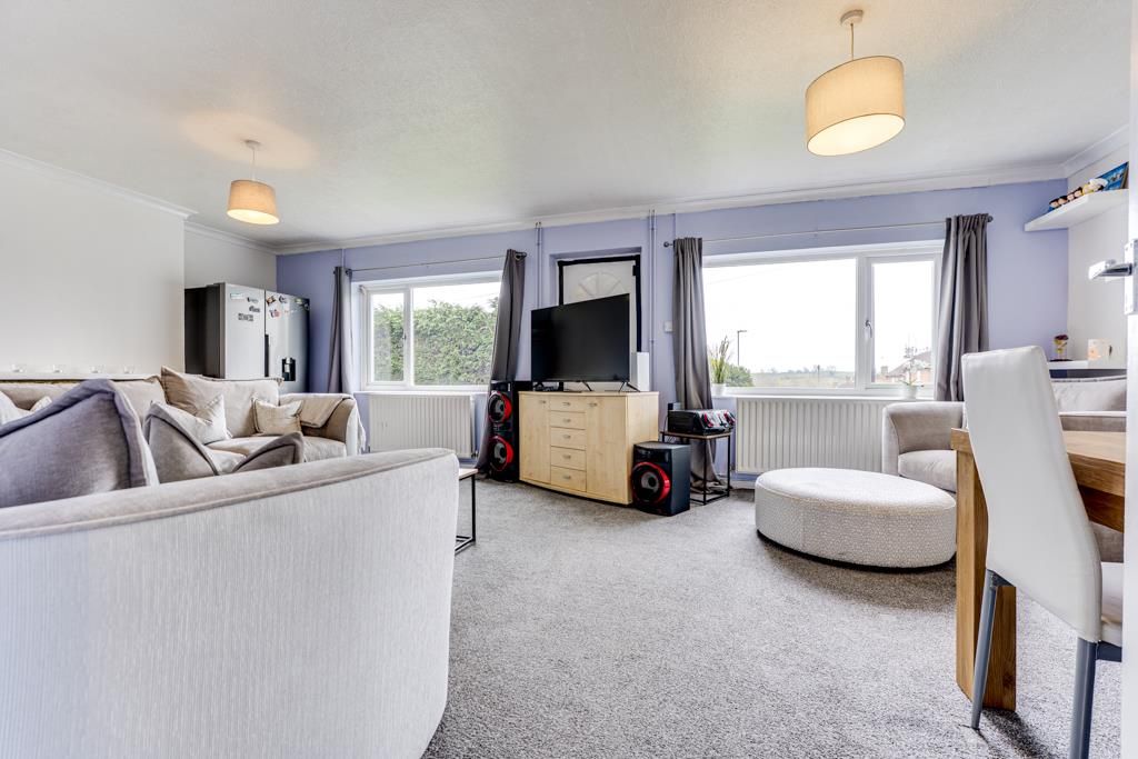 Property photo 3 of 27 32 Elizabeth Road, Rothwell-13.Jpg