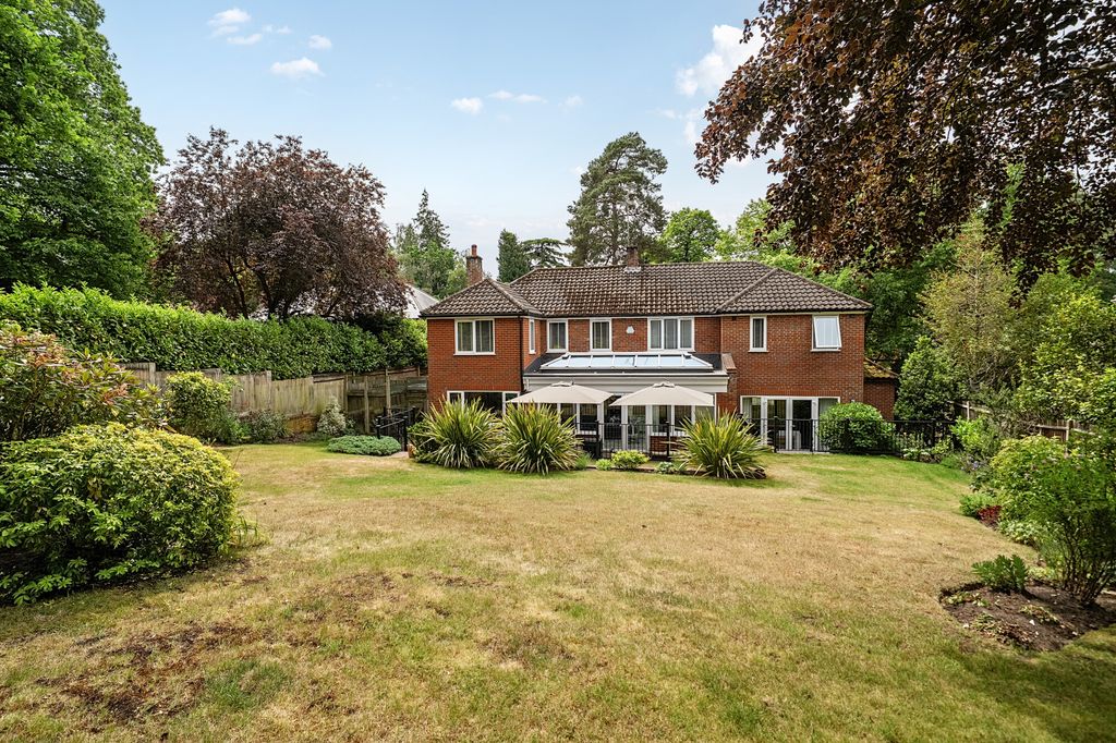 Property photo 1 of 18