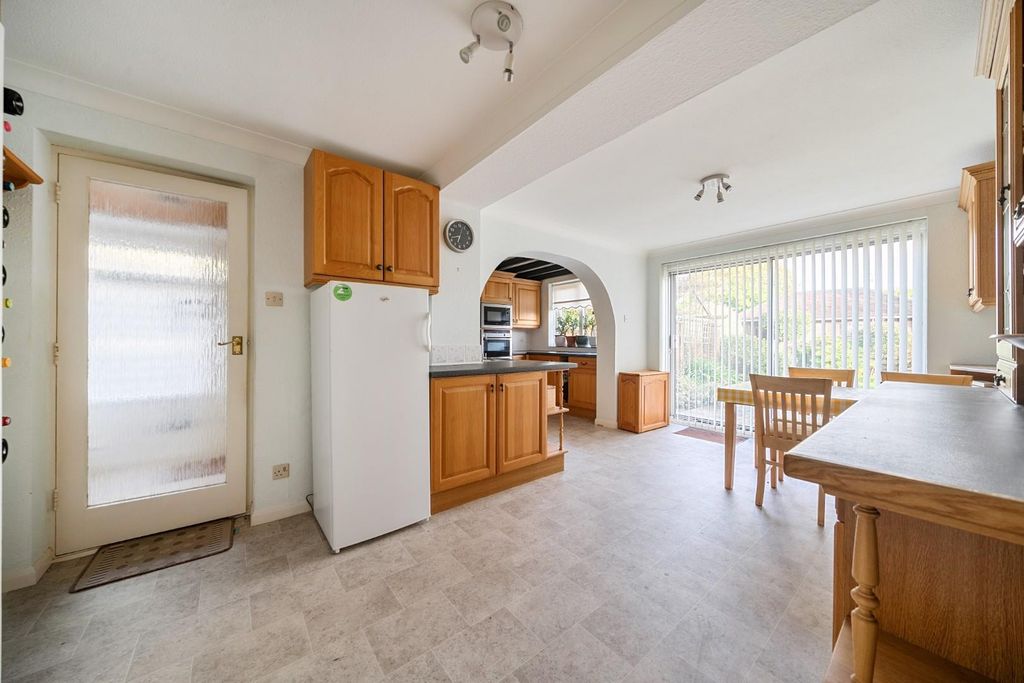 Property photo 3 of 21 1421051-19-69A1d49c9011B.Jpg