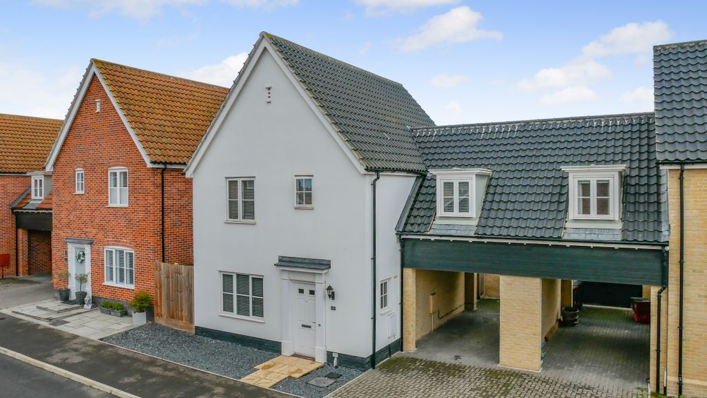 Property photo 1 of 28 8662282-Exterior08