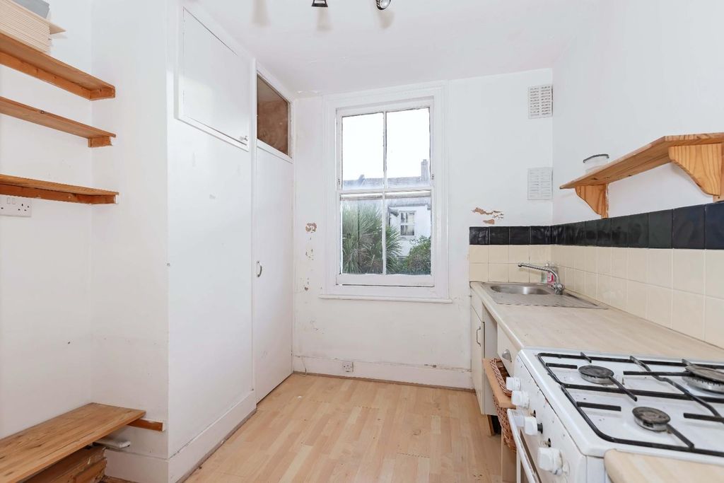 Property photo 3 of 8 Montgomery St_2.Jpg