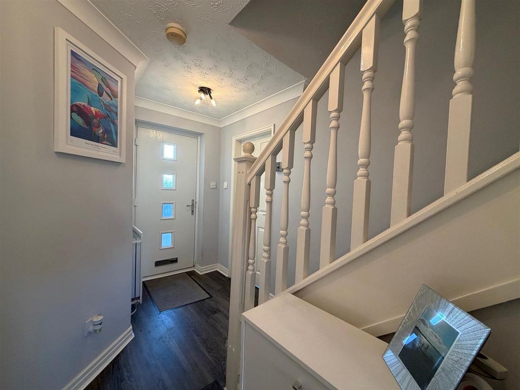 Property photo 3 of 28 B.Jpeg