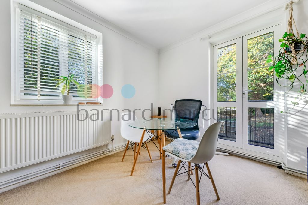 Property photo 3 of 11 Image