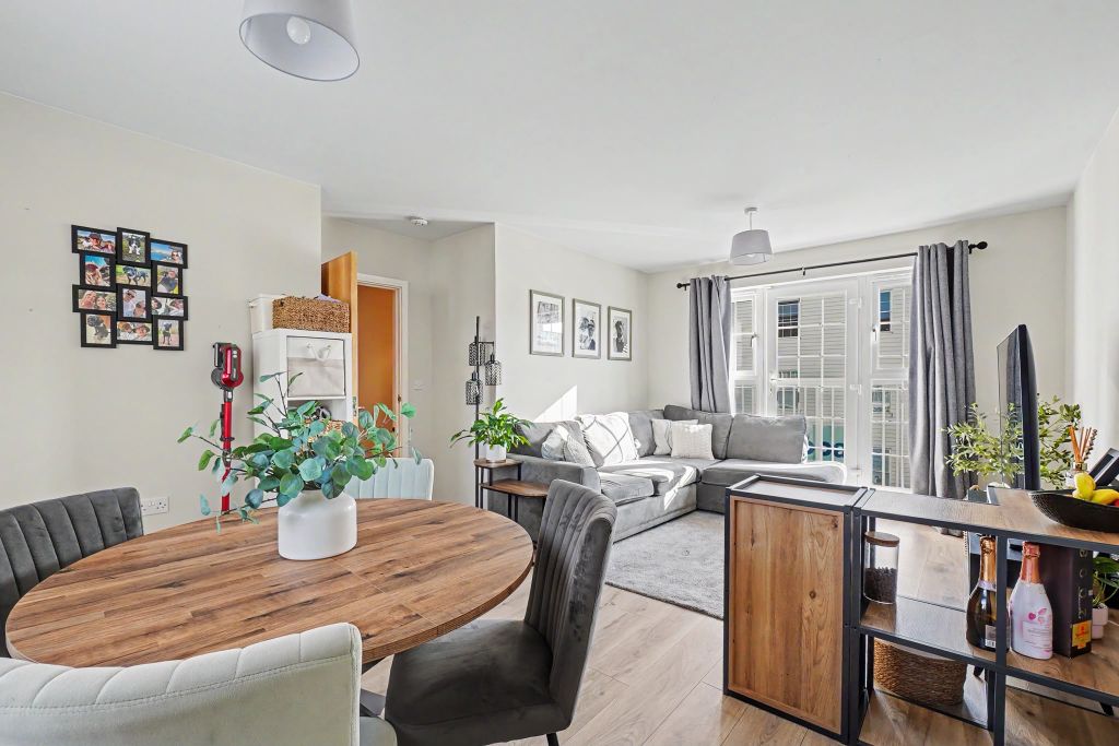 Property photo 1 of 14 6Bdf96B1-3d15-4c84-9A95-65Fcc9F9Fad0.Jpg
