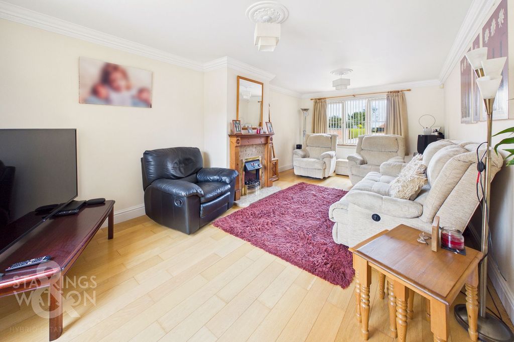 Property photo 2 of 31