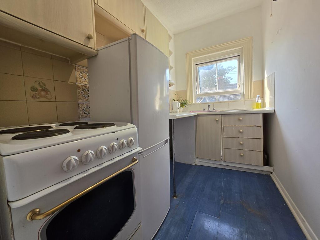 Property photo 3 of 4 Kitchen