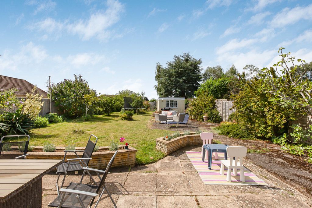Property photo 2 of 31
