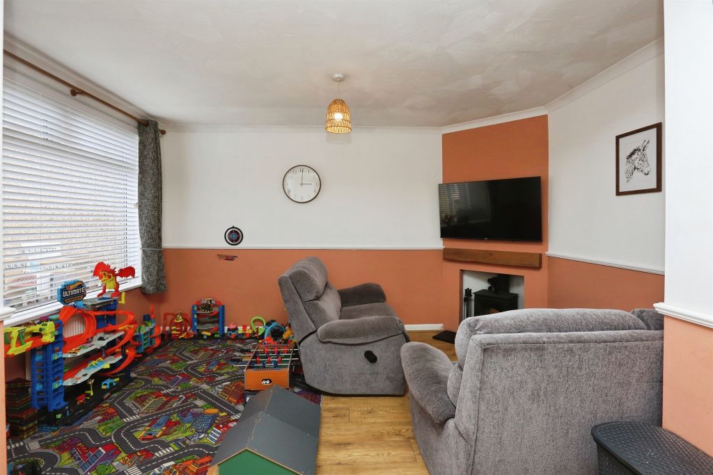 Property photo 3 of 11