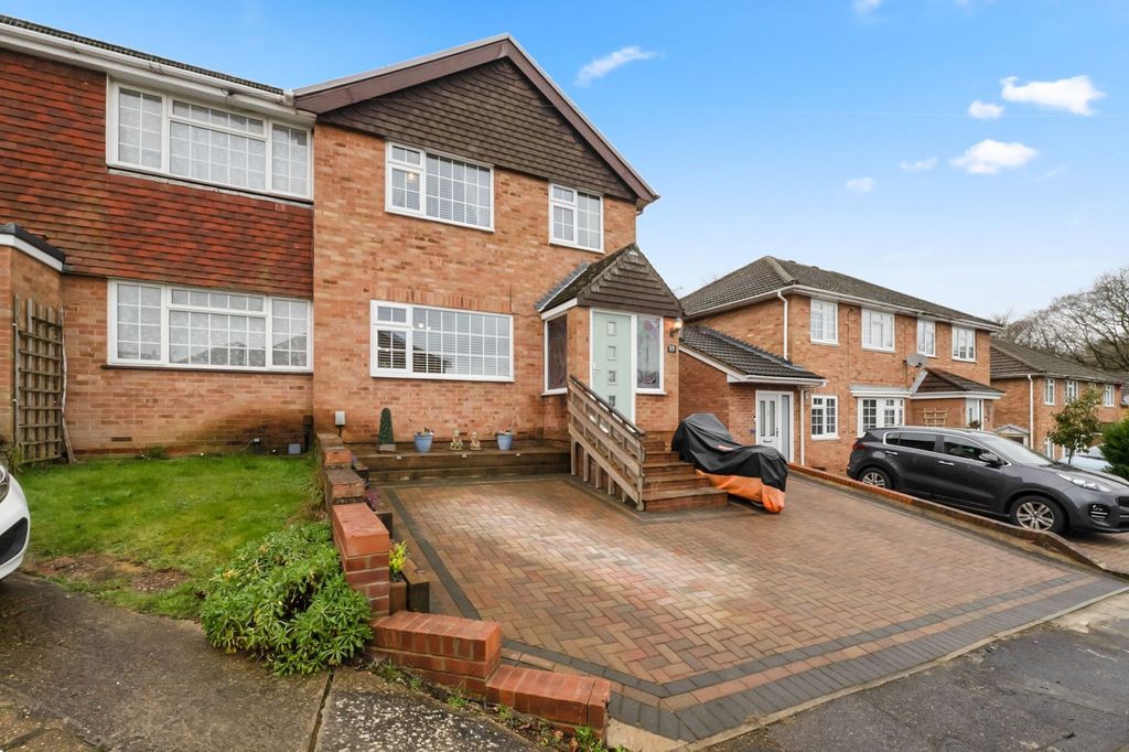 Property photo 1 of 12