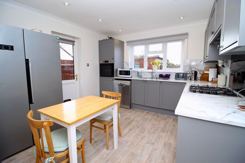 Property photo 3 of 11 Kitchen/Breakfast Room