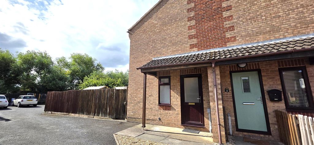 Property photo 1 of 6 Front.Jpg