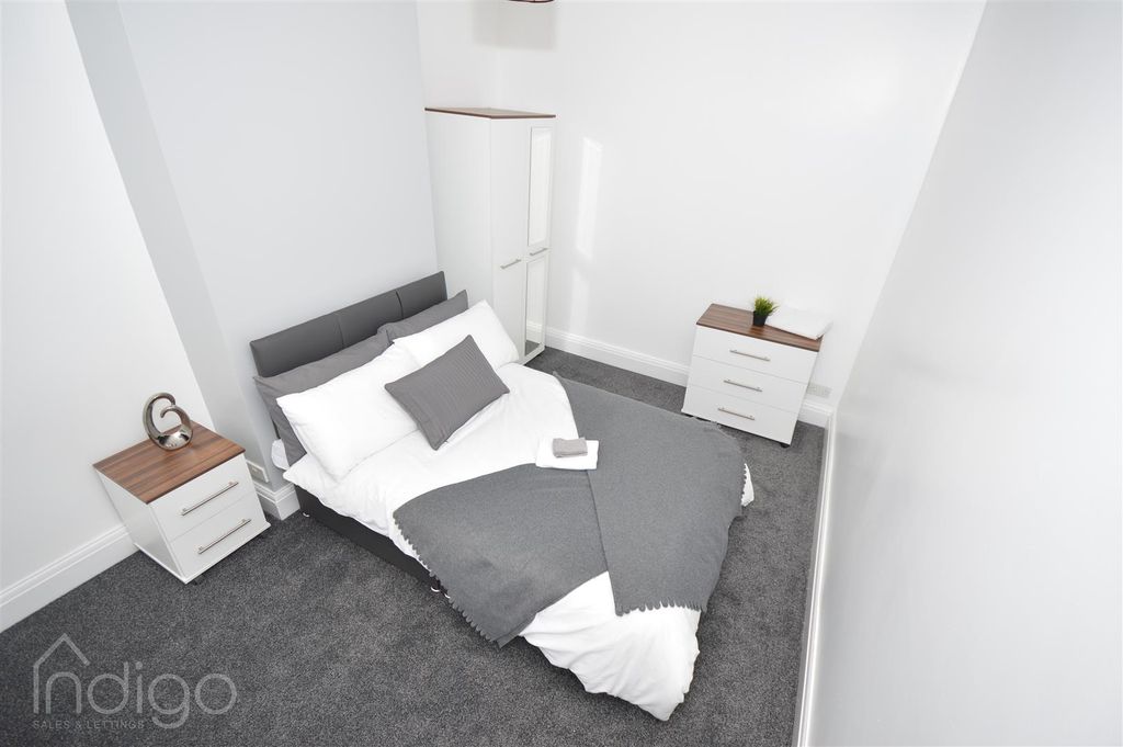 Property photo 3 of 8 8 Sheppard Street (29).Jpg