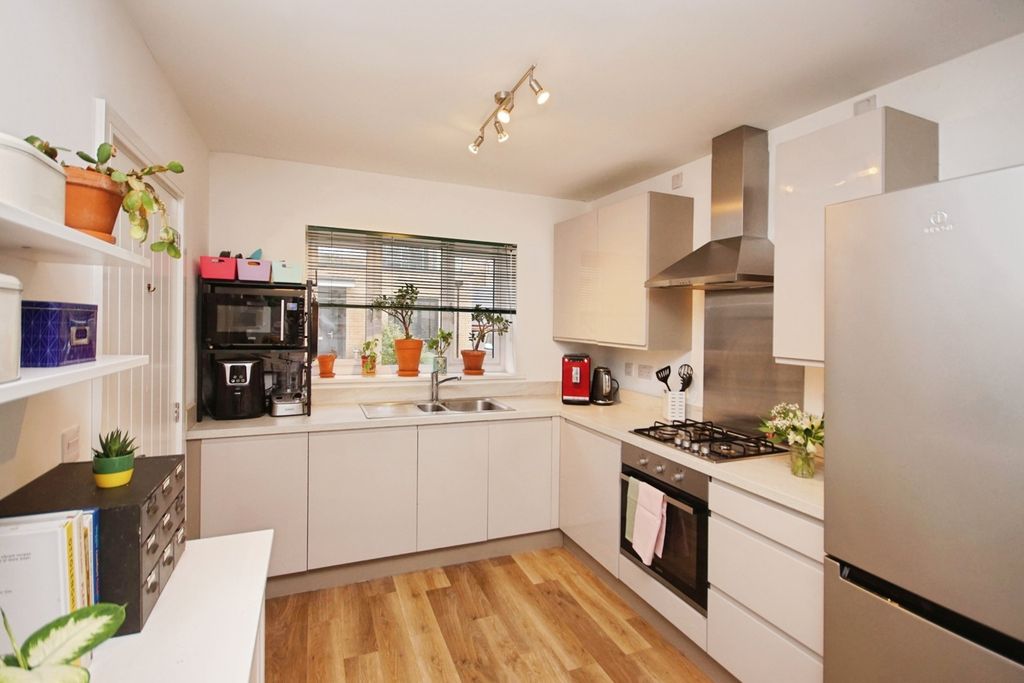 Property photo 2 of 17 Photo