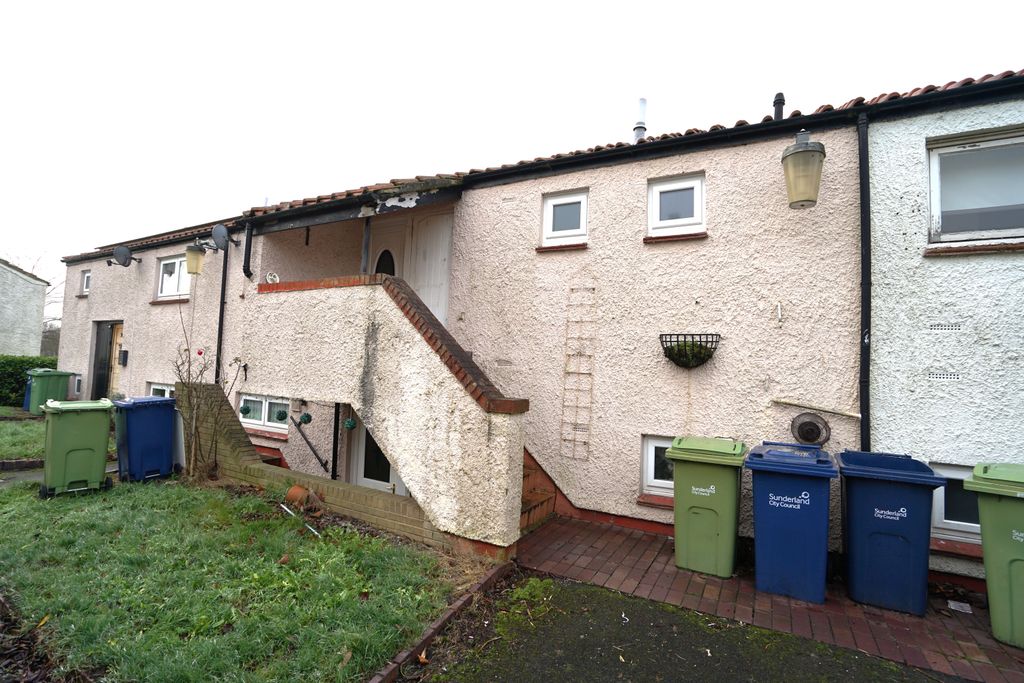 Property photo 1 of 8 External