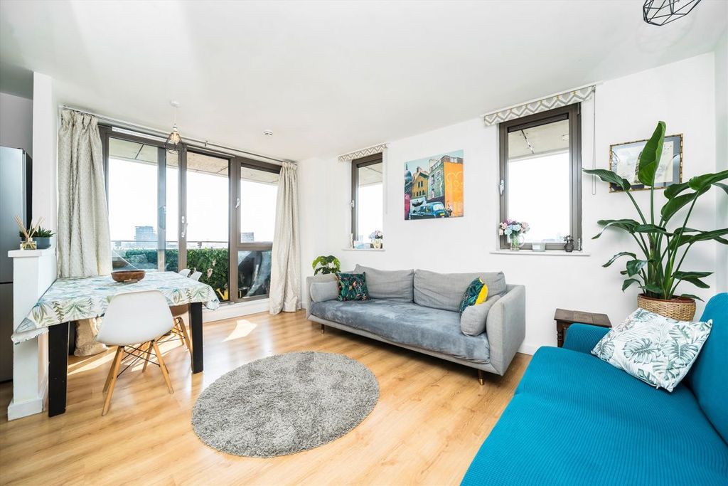 Property photo 3 of 6