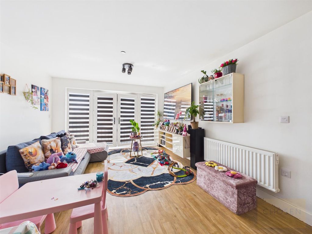2 bed flat for saleBurrows Close, Gloucester GL2 photo 5