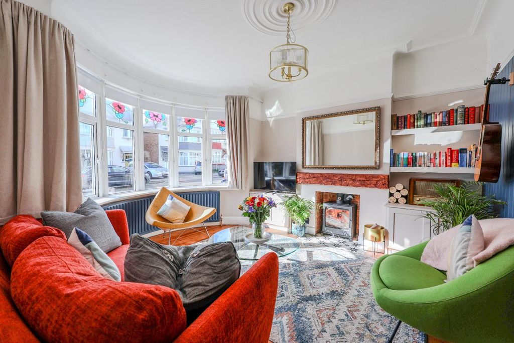 Property photo 2 of 26