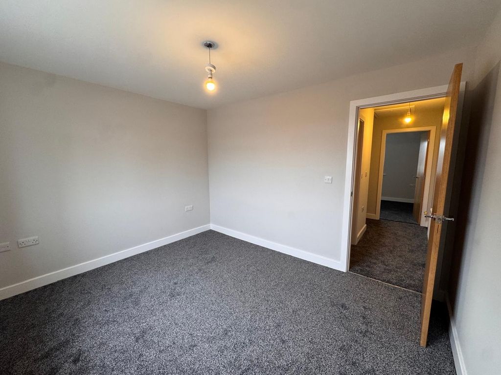 Property photo 2 of 7 1