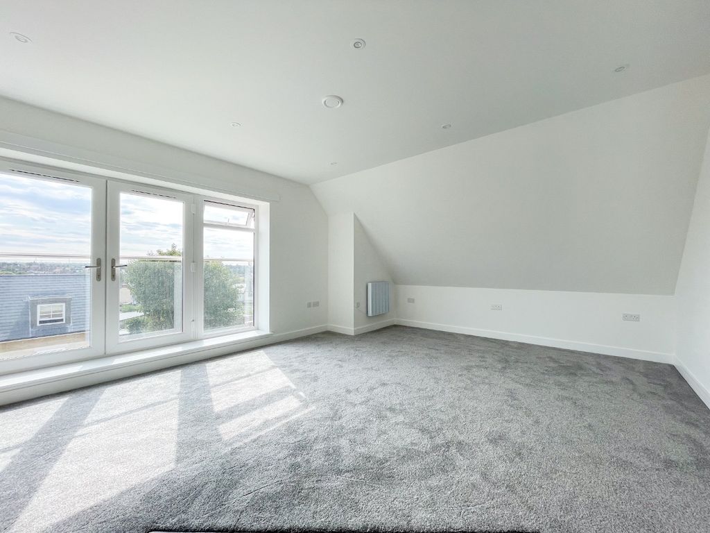 Property photo 3 of 13 4487703