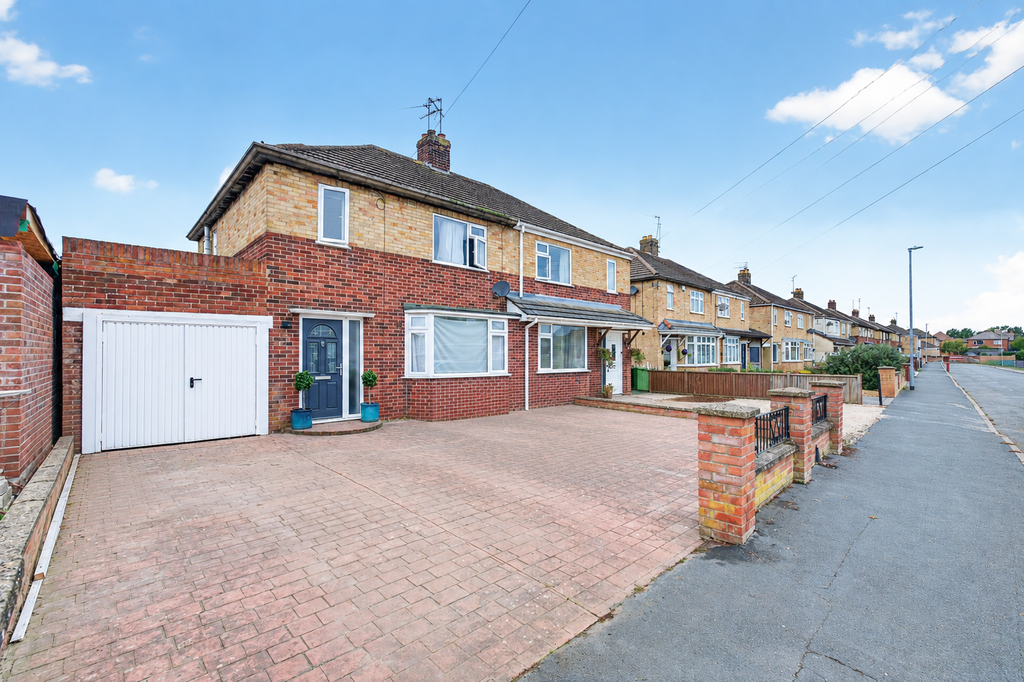 Property photo 1 of 41