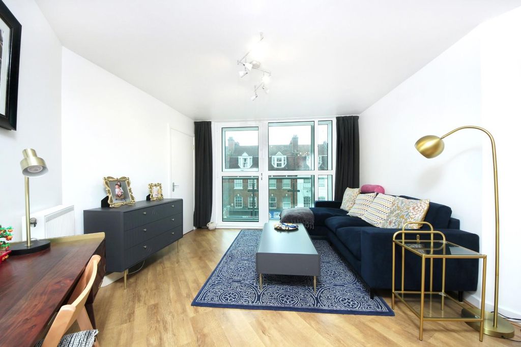 Property photo 2 of 11