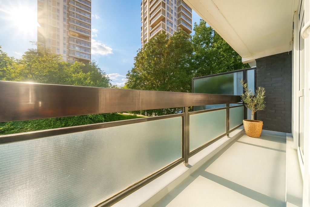 Property photo 2 of 11 Picture No. 40