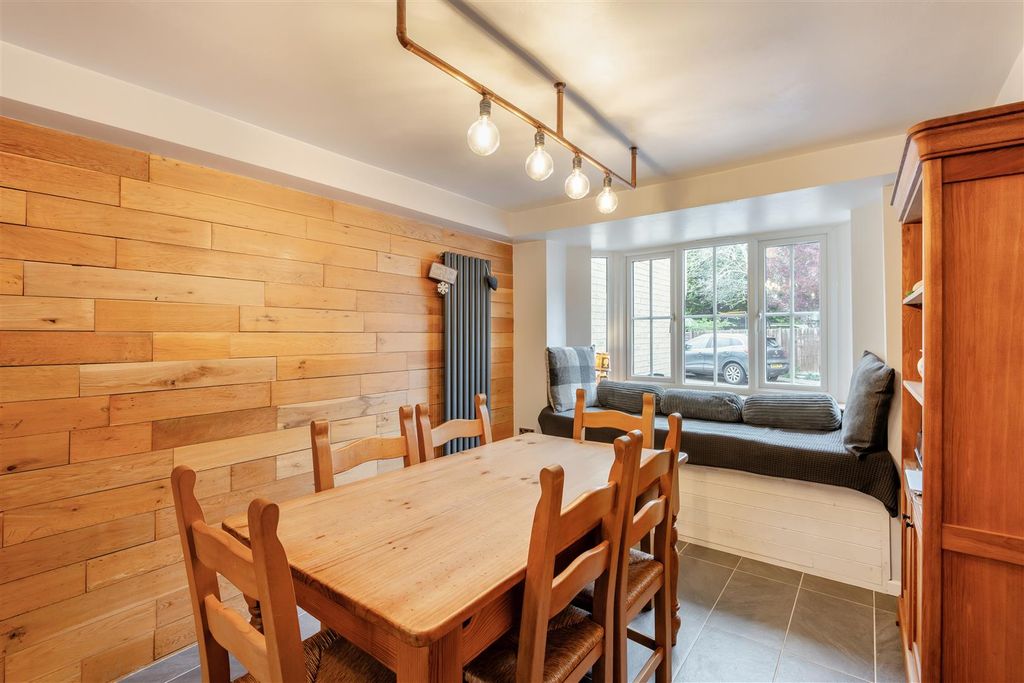 Property photo 3 of 16 8642844-Interior23.Jpg
