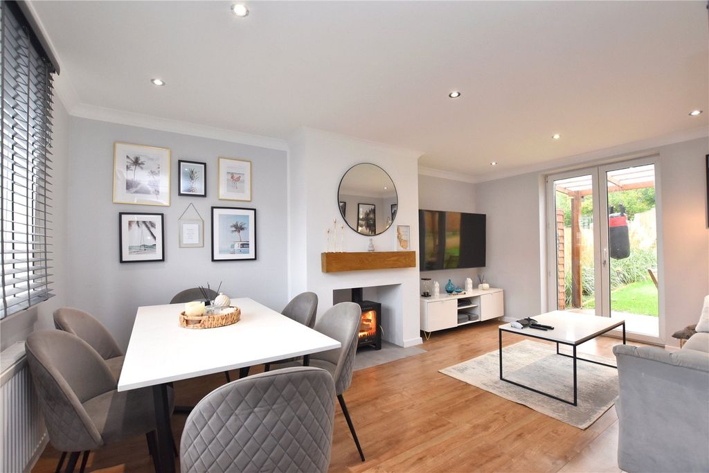 Property photo 2 of 23 Picture No. 18