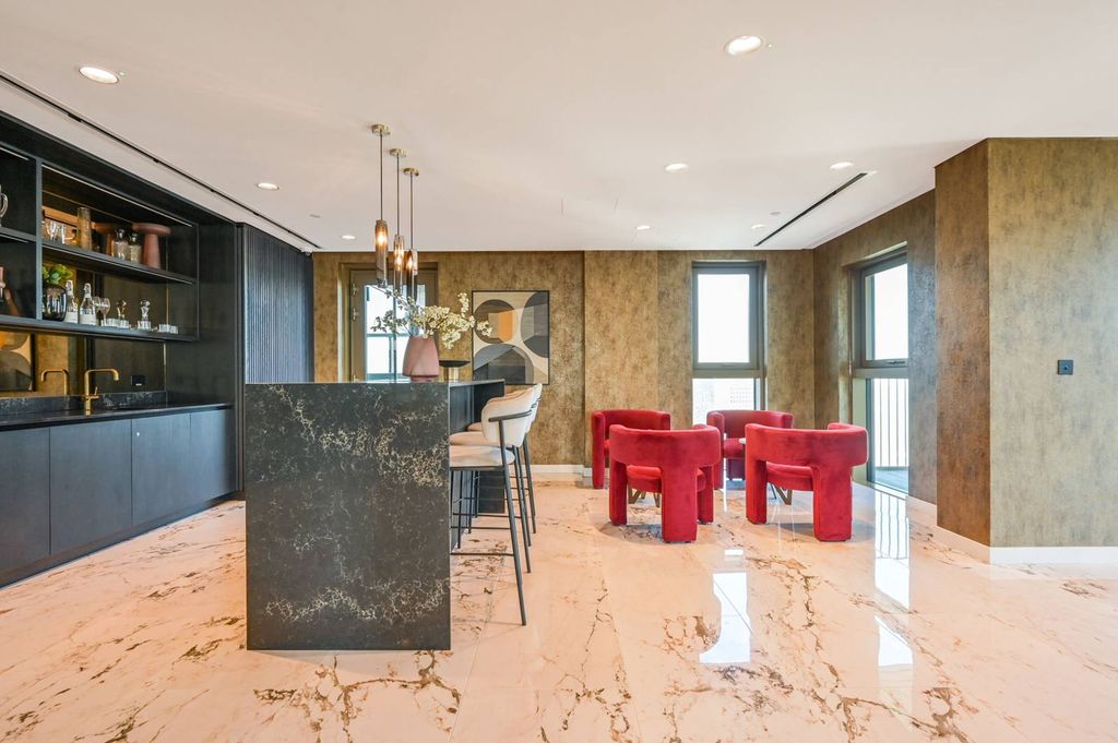 Property photo 3 of 49