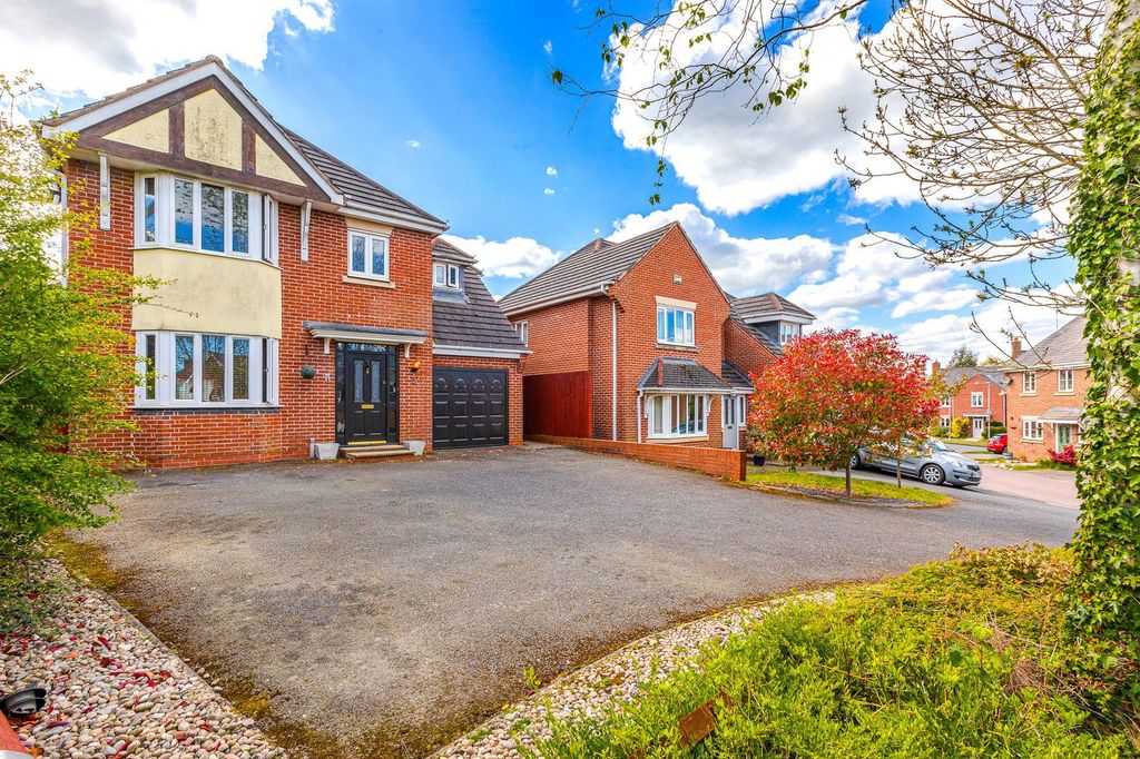 Property photo 1 of 24