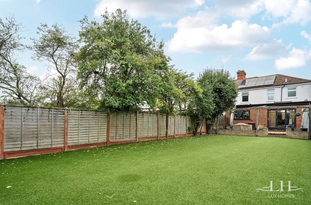 Property photo 3 of 23