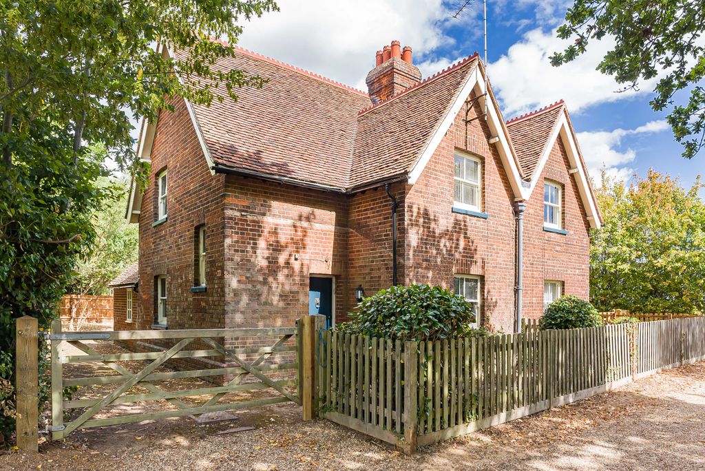Property photo 1 of 12 External