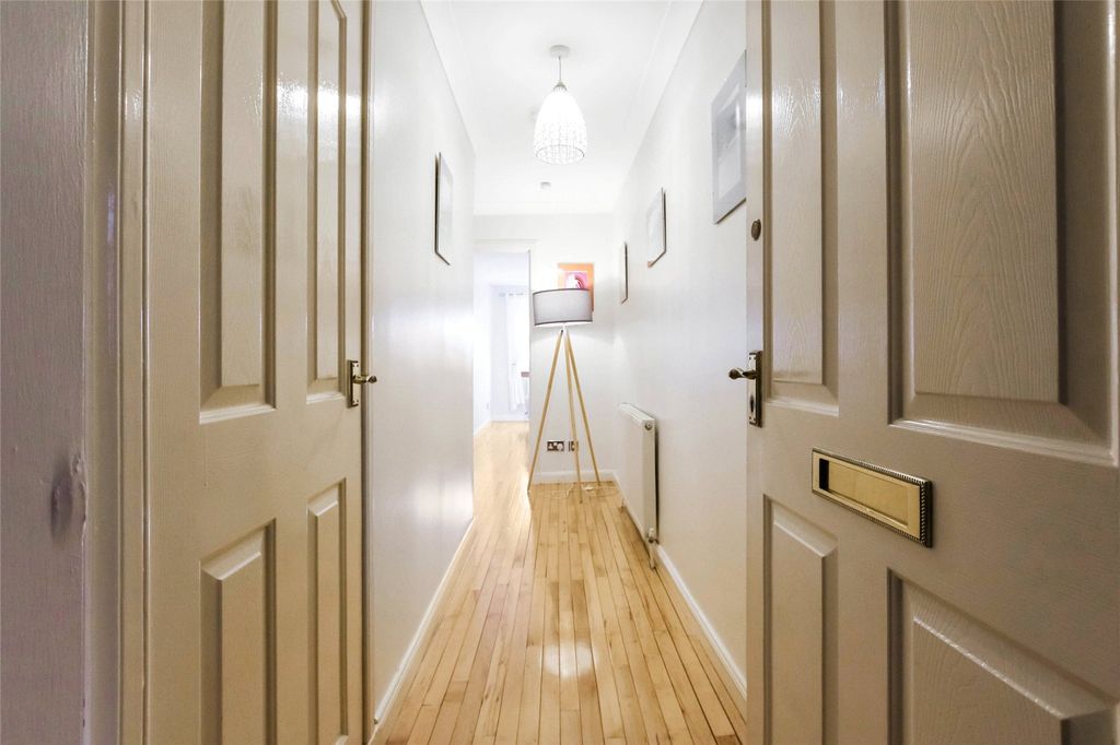 Property photo 3 of 21 Picture No. 03