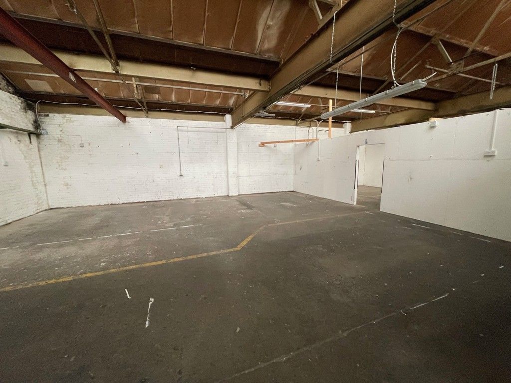 Property photo 2 of 7 Photo 6