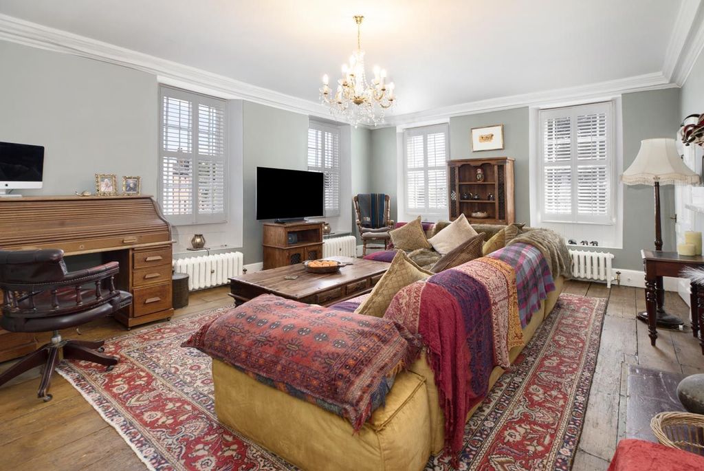 Property photo 2 of 53