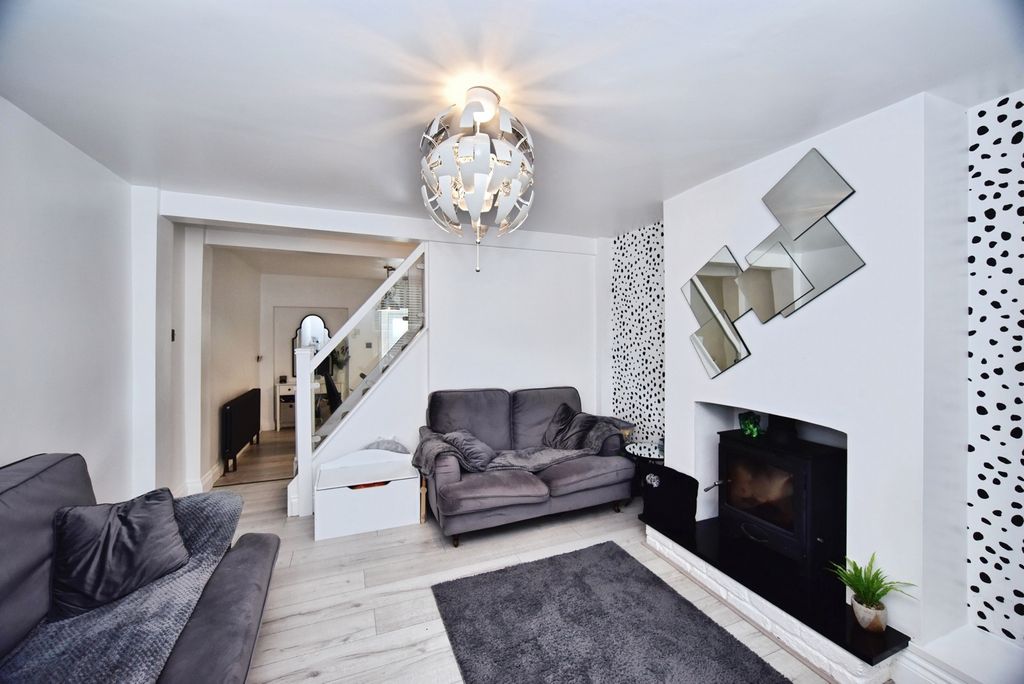 Property photo 2 of 16 Photo