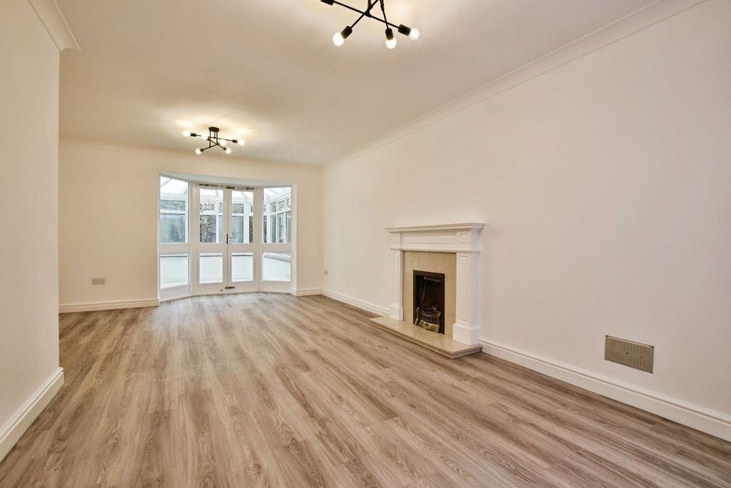 Property photo 3 of 16 Picture No. 04